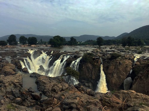 Hogenakkal Waterfalls