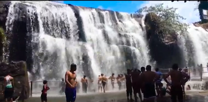 Tirparappu Waterfalls