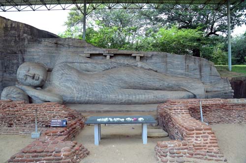 ഗാല്‍വിഹാരിലെ ബുദ്ധ പ്രതിമ