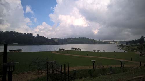 നൂവറ എളിയ തടാകം