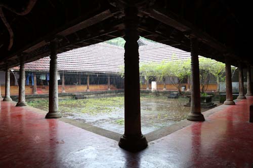 നടുമുറ്റം