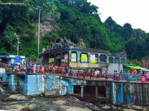 kuttaalam waterfalls shiva temple