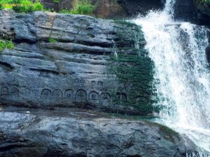 kuttalam rock carving