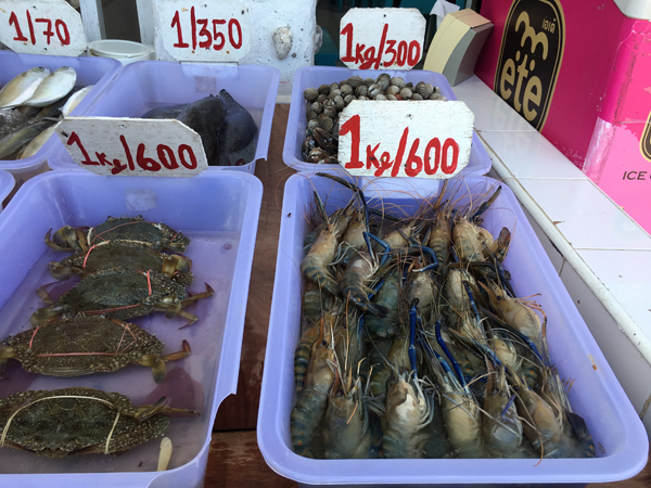 തട്ടുകടകളില്‍ ചൈനീസ് ഭക്ഷണം