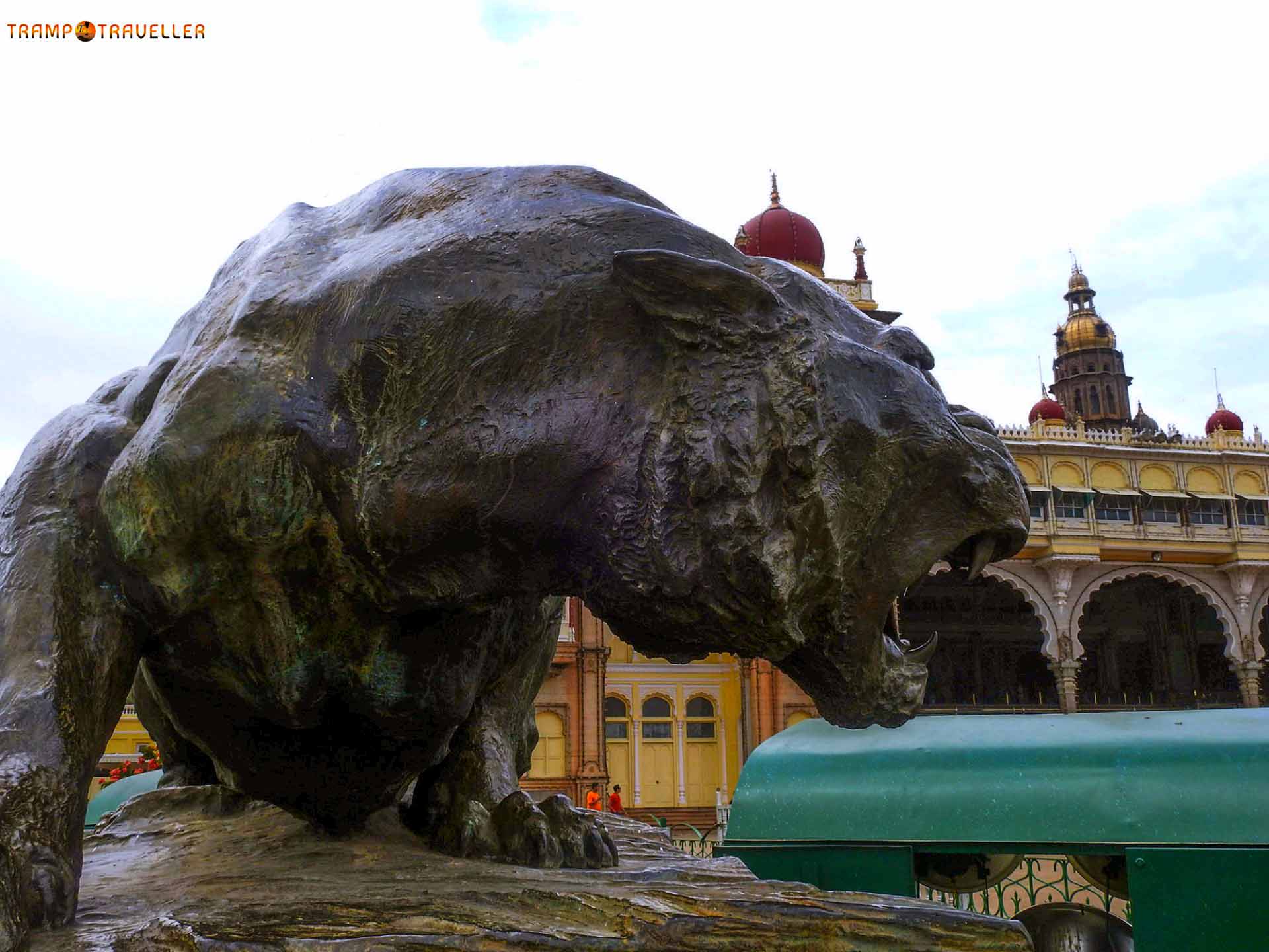 The Mysore Leopard statue which stands outside of Mysore Palace in  Karnataka, India Stock Photo - Alamy