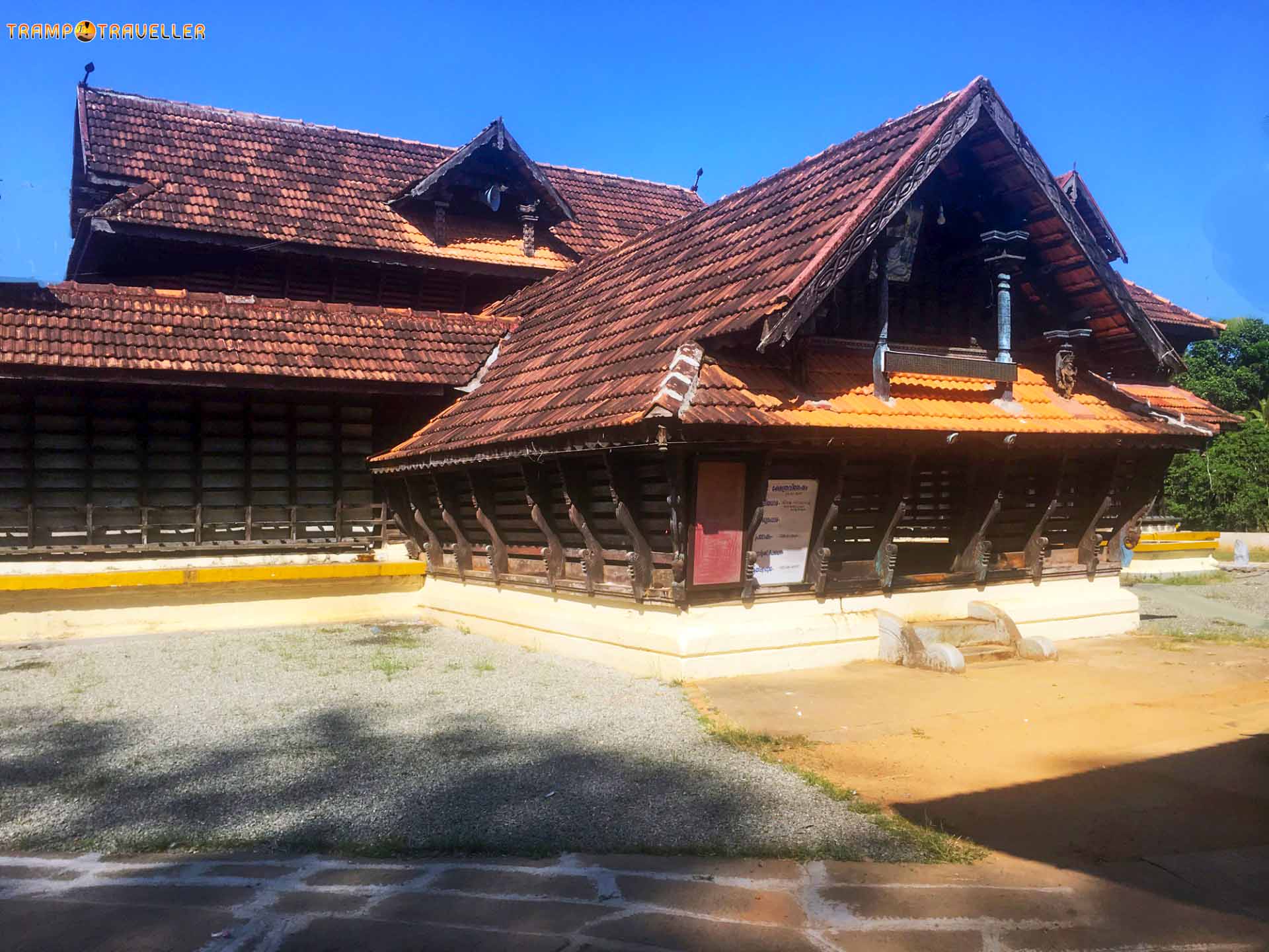 Pazhoor Perumthrikkovil